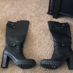 GUESS black leather heeled boots